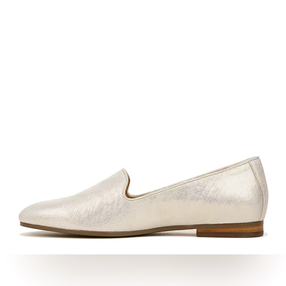 NIB Vionic Willa II Loafer in Silver Shimmer Size 8